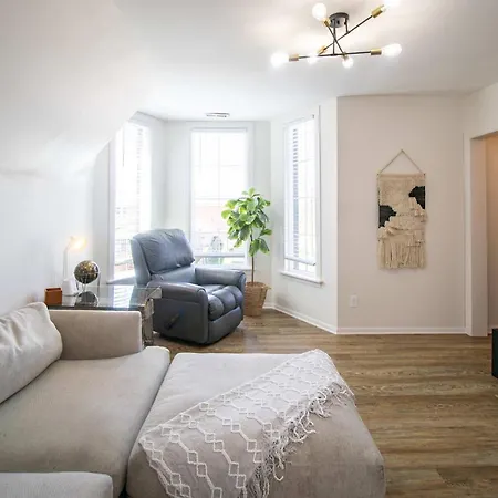 Chi-Town Hideout #2 - Near Metra Apartment